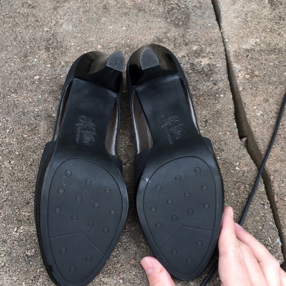 Life Stride Black Heels - Picture 4 of 10